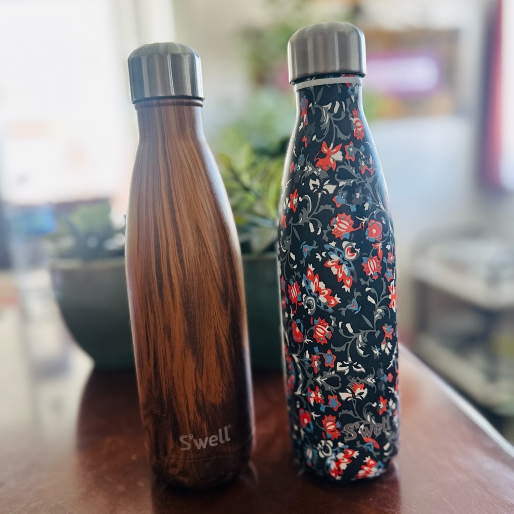 S'well Brown Woodgrain & Black Bottle with Red Floral Print